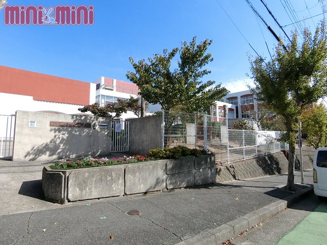 小学校　神戸市立若草小学校（小学校）まで986m