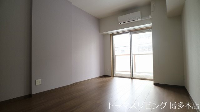 居室・リビング　※別号室の参考写真になります。