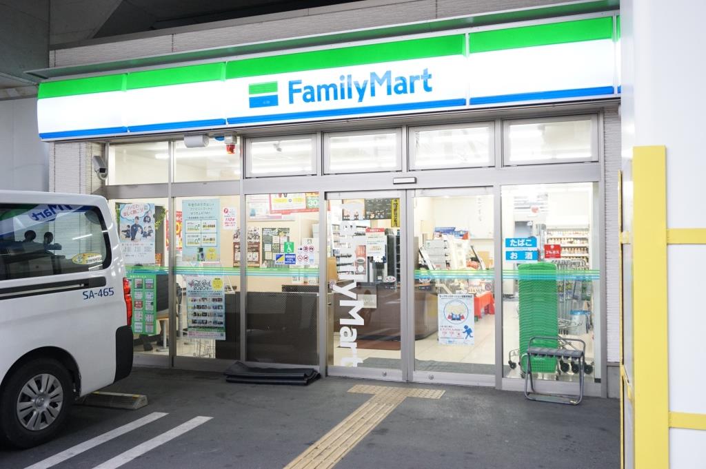 コンビニ　ファミリーマート 南越谷一丁目南店（コンビニ）まで437m