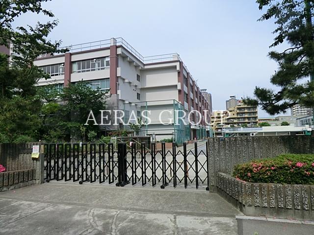 小学校　江東区立東雲小学校（小学校）まで872m