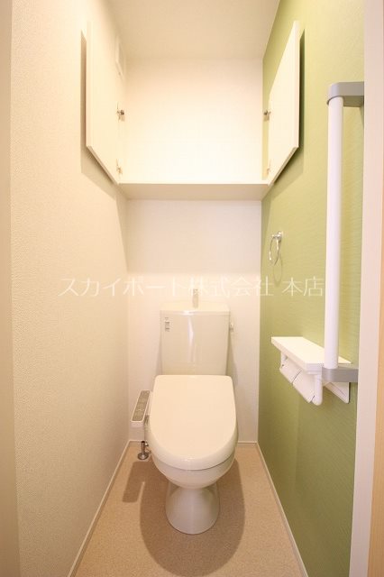 トイレ　※同型モデル