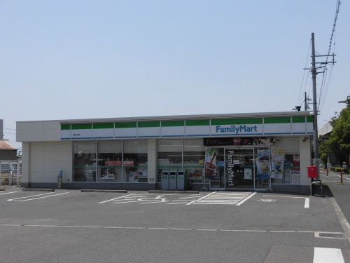 コンビニ　ファミリーマート堺平井店（コンビニ）まで485m