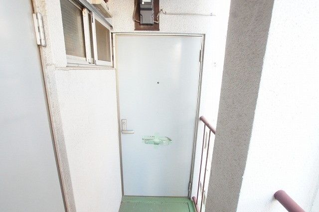 玄関　￣みつわマンション￣