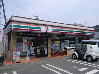 コンビニ　セブンイレブン（コンビニ）まで297m