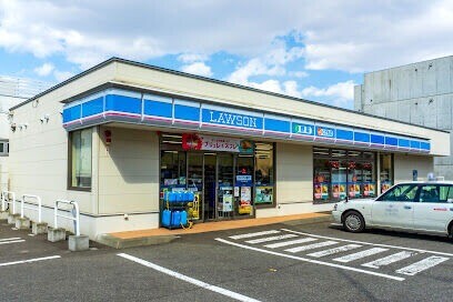 コンビニ　ローソン札幌北18東一丁目店（コンビニ）まで240m