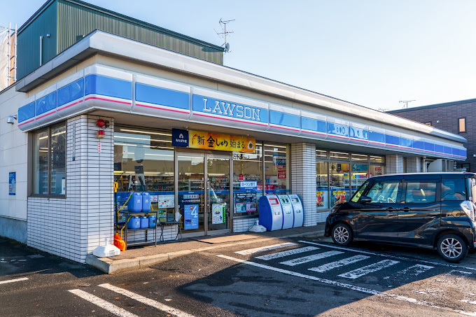コンビニ　ローソン札幌伏古8条店（コンビニ）まで310m