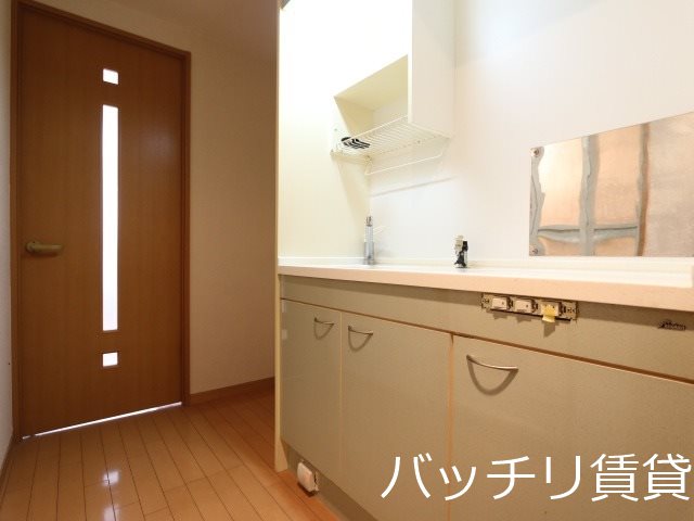 キッチン　画像は別号室タイプの為、現状を優先致します。