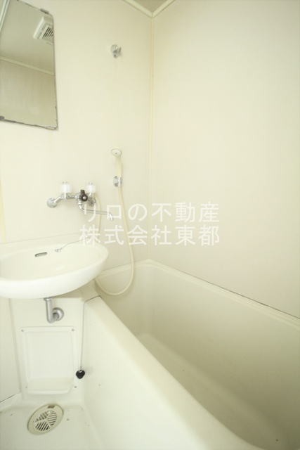 バス・シャワールーム　お掃除がしやすい洗面台付き３点ユニットです☆