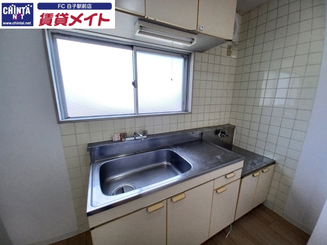 キッチン　同物件別室写真