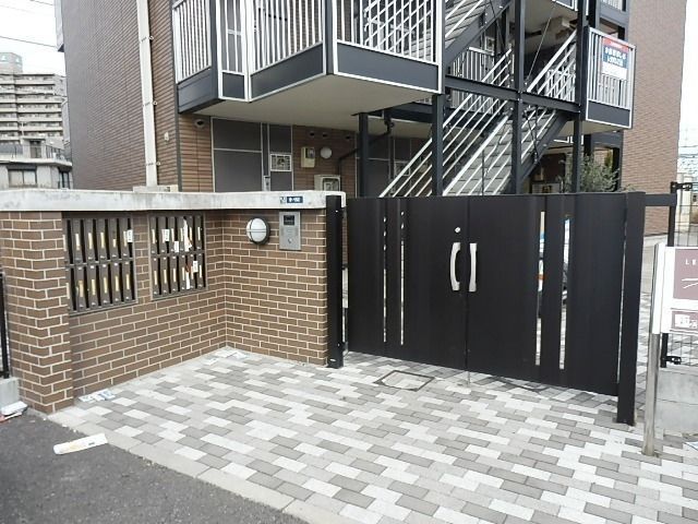 エントランス　オートロック付き