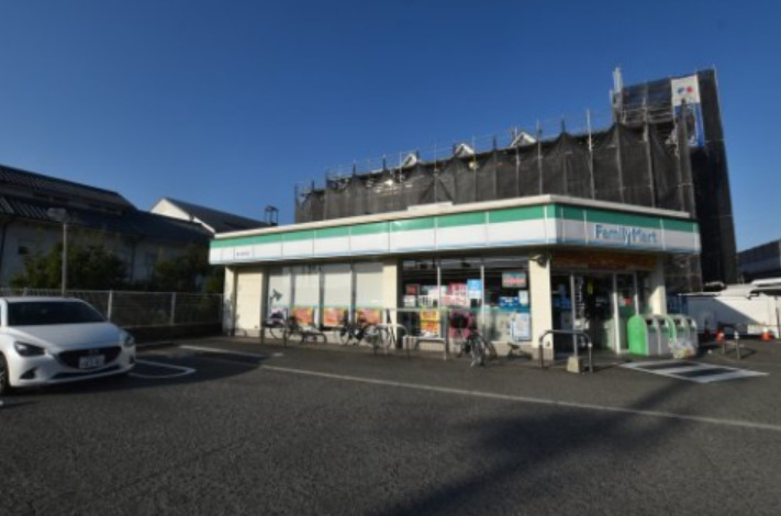 コンビニ　ファミリーマート 泉大津穴田店（コンビニ）まで266m