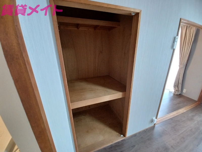 収納　同型参考写真
