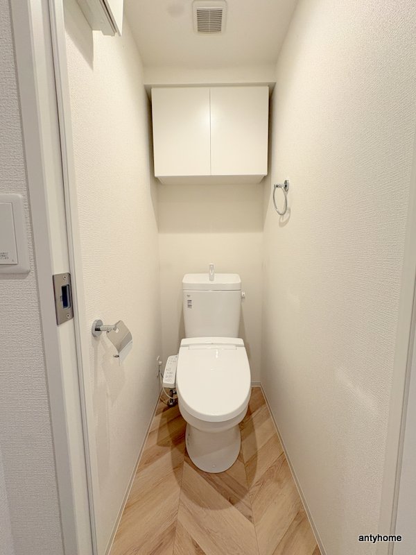 コンフォリア・リヴ靭公園のトイレ写真
