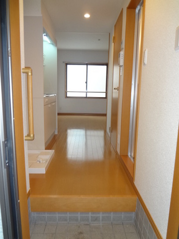 玄関　※前回募集時のお写真です。
