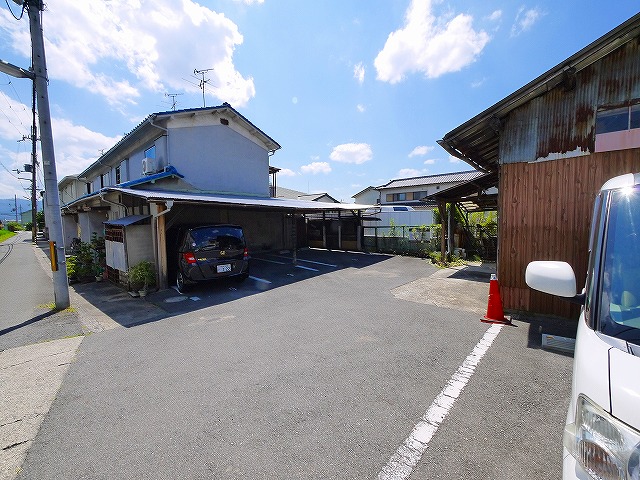 駐車場　駐車スペースもあります