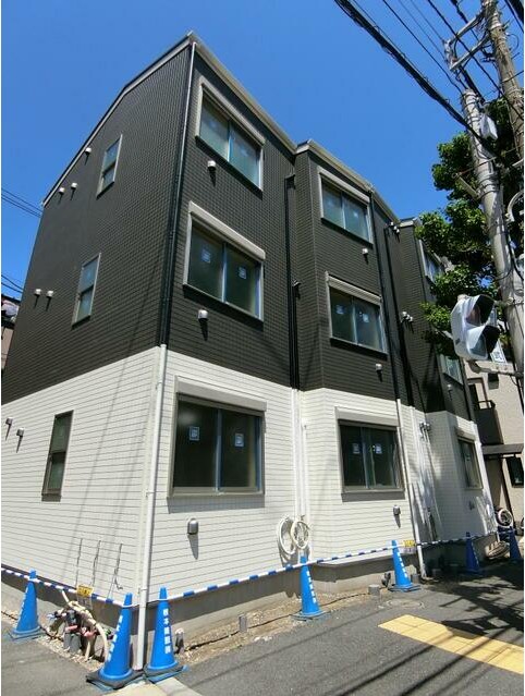 エントランス　管理の行き届いたエントランスです♪