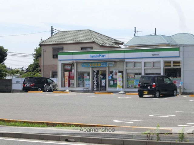 コンビニ　ファミリーマート（コンビニ）まで311m