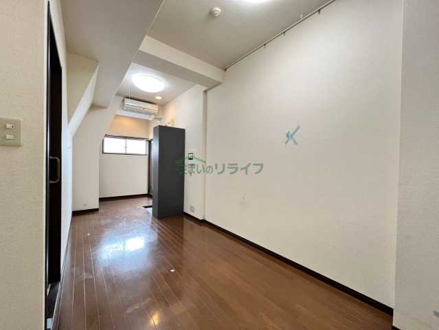 ＪＲ総武線 浅草橋駅 徒歩4分 12階建 築26年の居間写真