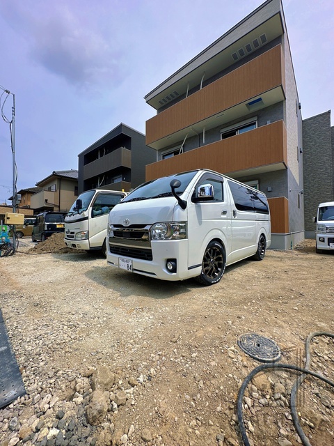 駐車場　外観（建設中）