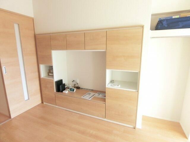 収納　■たっぷり壁面造作収納付き♪