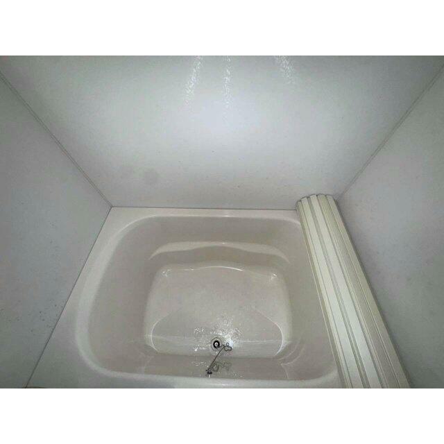 バス・シャワールーム　退去前につき別のお部屋の写真です。