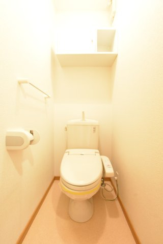 トイレ　別号室の画像です。ご参考下さい。