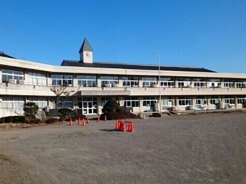 小学校　鹿沼市立石川小学校（小学校）まで800m