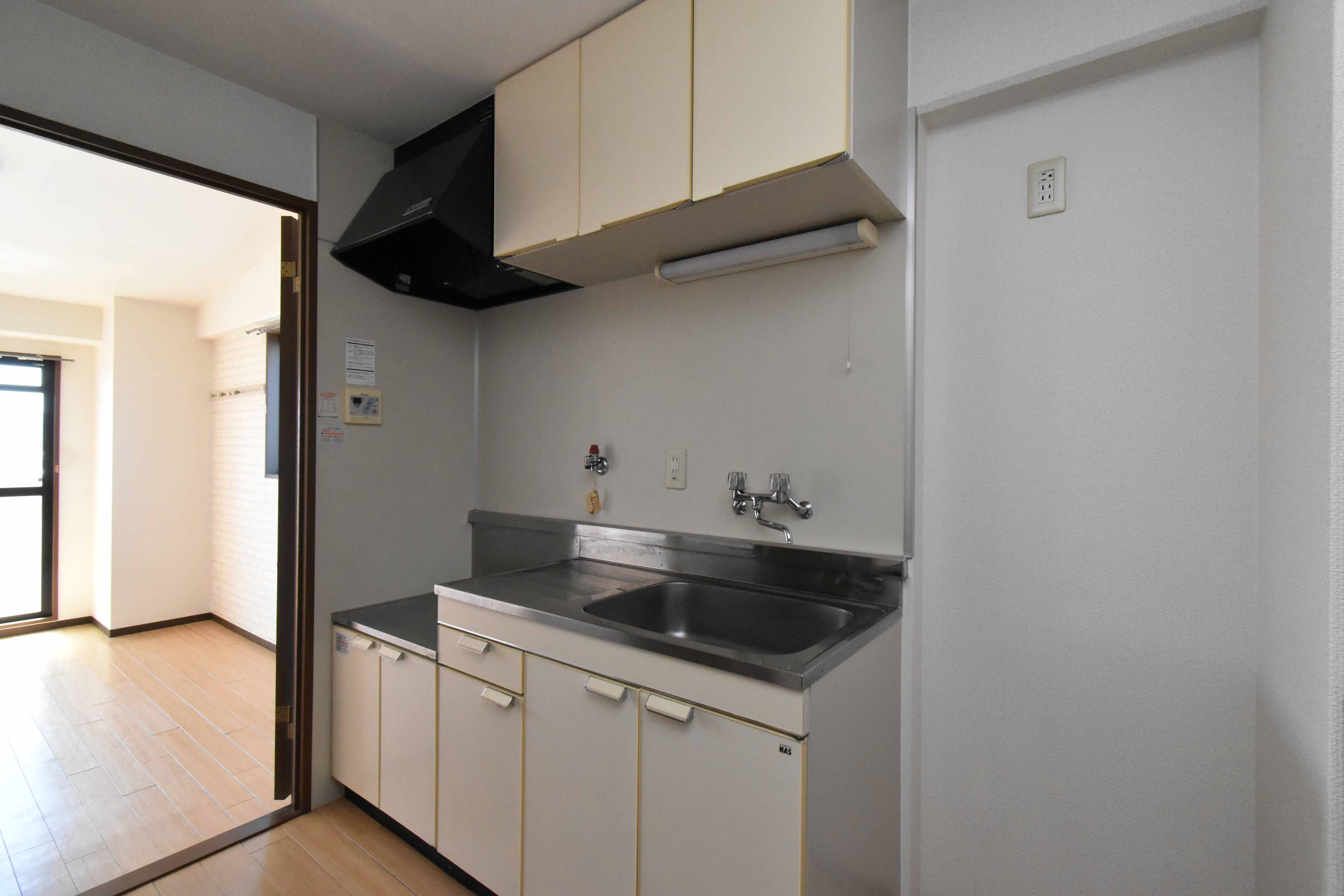 キッチン　※同建物の別のお部屋の写真です。