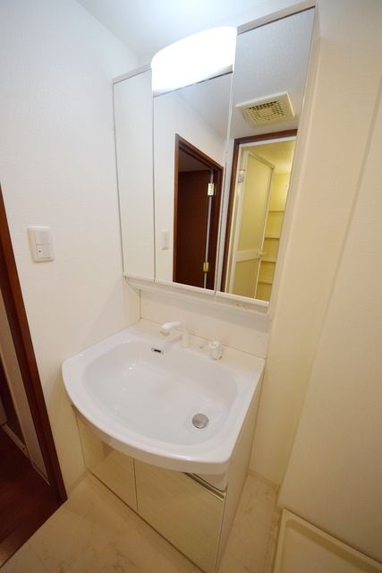 洗面設備　別部屋参考写真