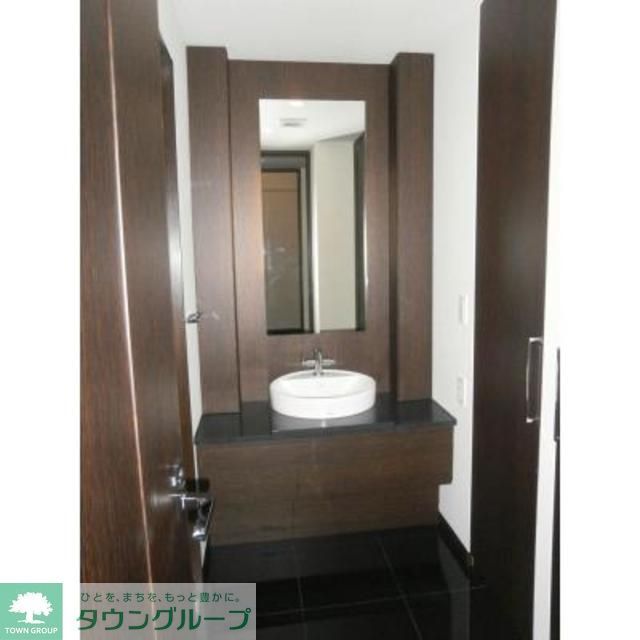洗面設備　※写真は同タイプ住戸です。