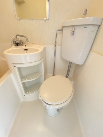 地下鉄七隈線 七隈駅 徒歩7分 7階建 築42年のトイレ写真