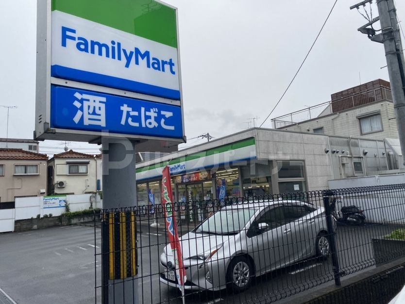 コンビニ　ファミリーマート板橋東新町2丁目（コンビニ）まで250m