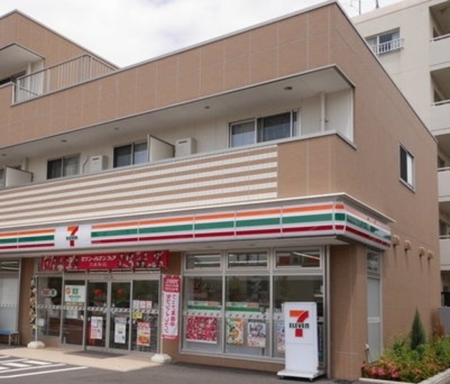 コンビニ　セブンイレブン（コンビニ）まで268m