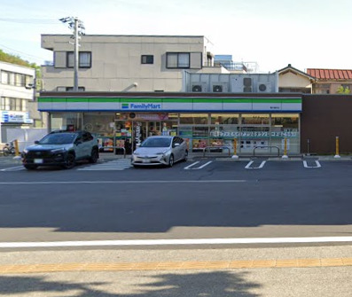 コンビニ　ファミリーマート 東外堀町店（コンビニ）まで380m
