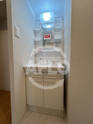 洗面設備　ヴィラナリー放出　洗面所