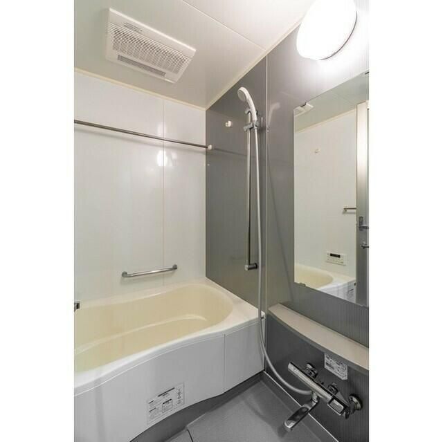 バス・シャワールーム　写真は同タイプ住居です。
