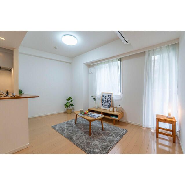 居室・リビング　写真は同タイプ住居です。