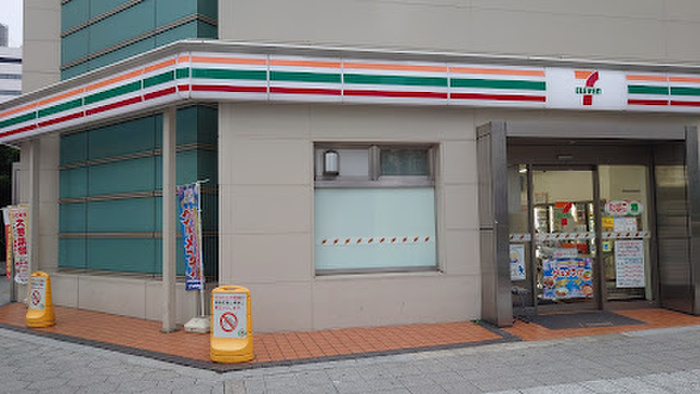 コンビニ　セブン-イレブン 大阪西大橋駅前店（コンビニ）まで200m