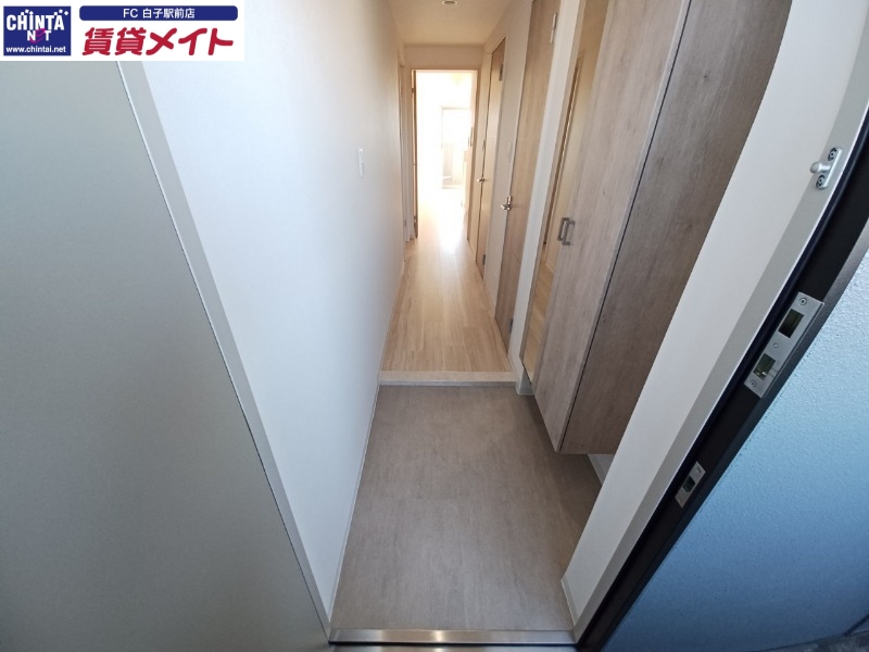 玄関　同物件別室写真