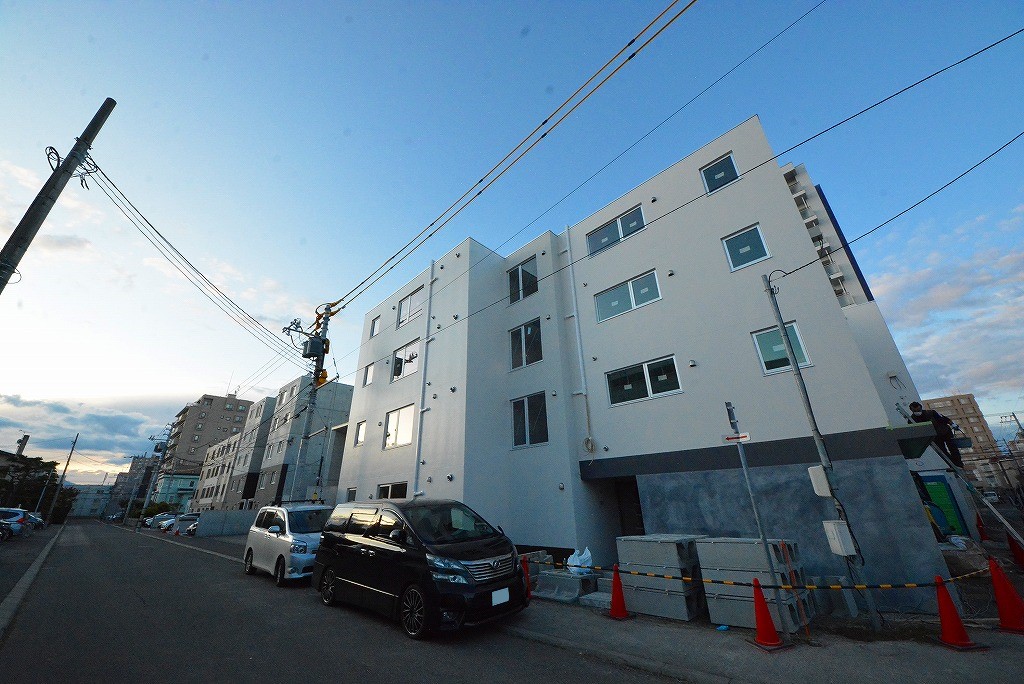 地下鉄南北線 平岸駅 徒歩8分 築5年
