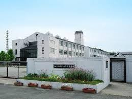 中学校　三田市立ゆりのき台中学校（中学校）まで700m