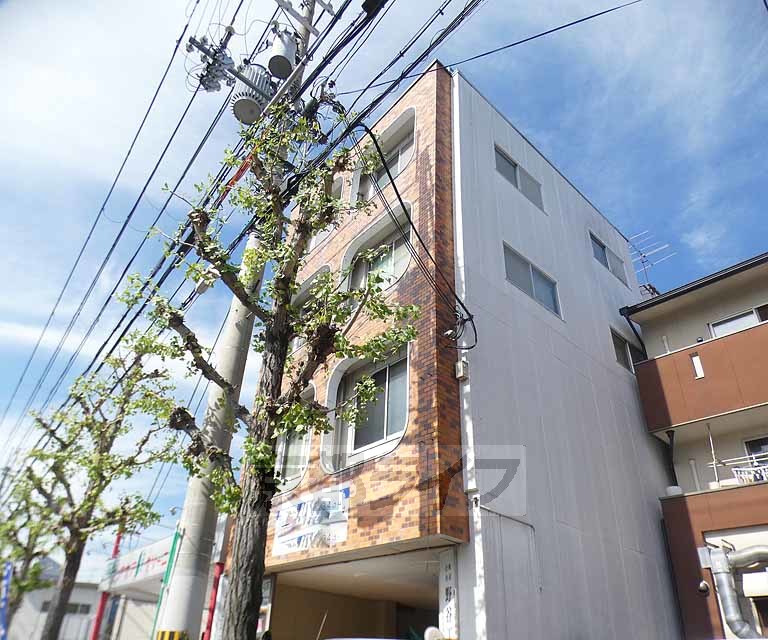 ＪＲ山陰本線 太秦駅 徒歩15分 4階建 築48年の外観写真