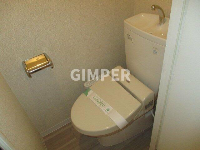 都営大江戸線 練馬駅 徒歩9分 4階建 築21年のトイレ写真