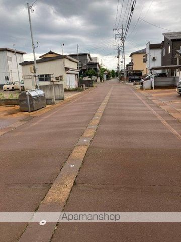その他　前面道路（その他）まで0m