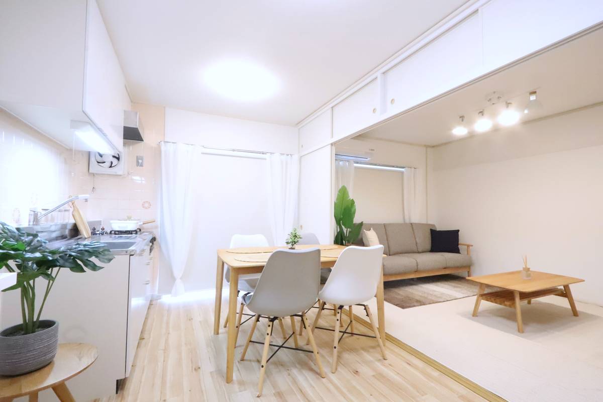居室・リビング　家具家電はつきません