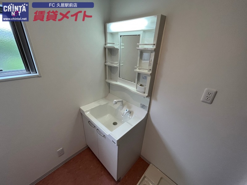 洗面設備　同物件別部屋写真