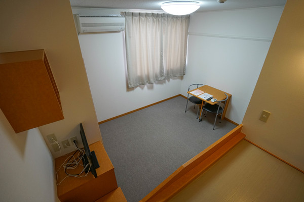 レオパレスバロンの居間写真