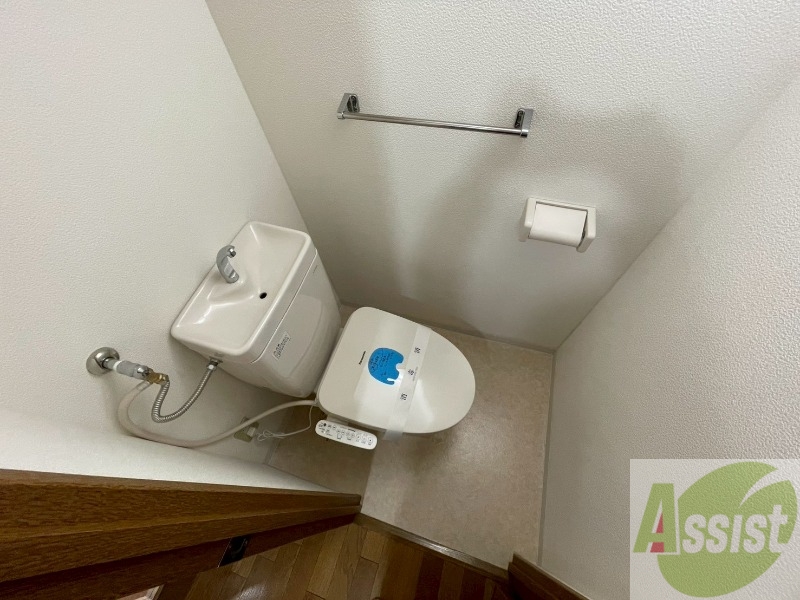 トイレ　ウォシュレット付きのトイレです。シャワートイレは日本の宝。