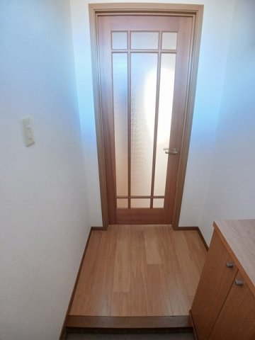 キッシングラミー Aの玄関写真