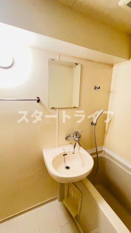地下鉄御堂筋線 西中島南方駅 徒歩7分 9階建 築35年の内装写真